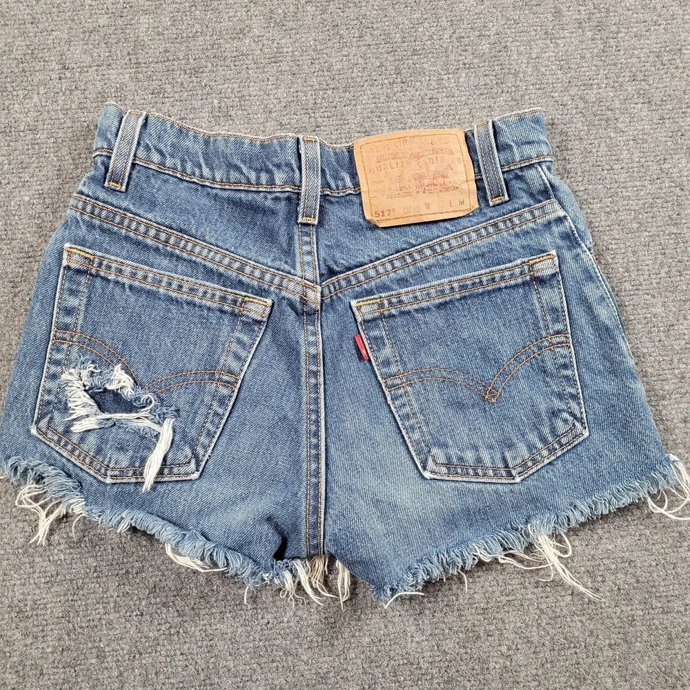 Levis 517 Cutoff Shorts Womens 26 Blue‎ Denim Distressed Raw Hem Casual Summer